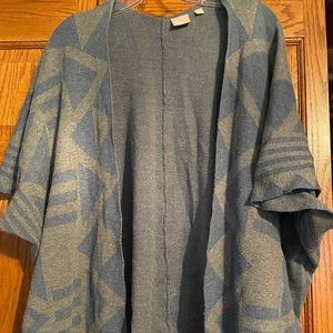 Devotion medium fringe on bottom